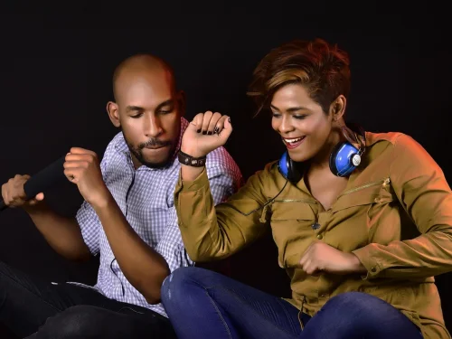 Rüyada Çalgılı Düğünde Oynamak