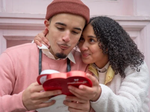 Rüyada Çok Parayı Yere Atmak