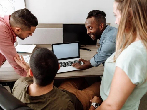 Rüyada Çöp Kovası Temizlemek