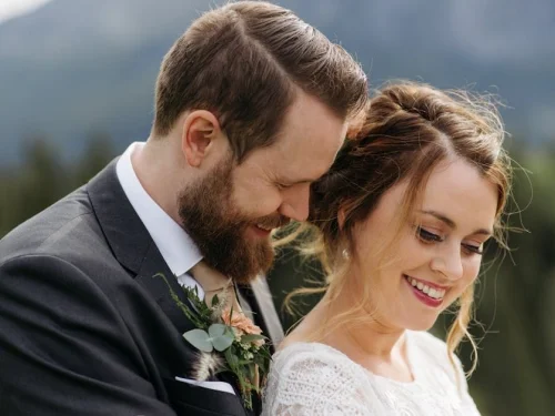 Rüyada Ölen Annenin Ayaklarını Öpmek