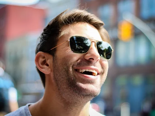 Rüyada Ölen Annenin Elini Öpmek