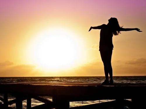 Rüyada Ölen Anneye Sarılmak Ve Ağlamak