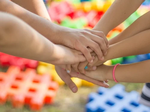 Rüyada Ölen Kardeşine Ağlamak