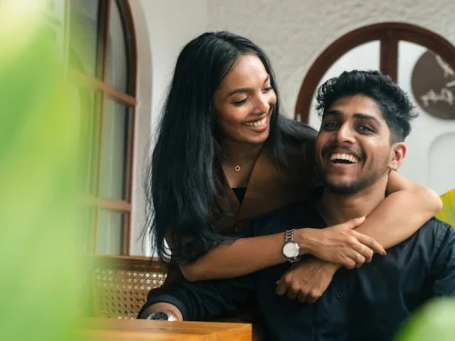 Rüyada Ölen Kişiden Çiçek Almak