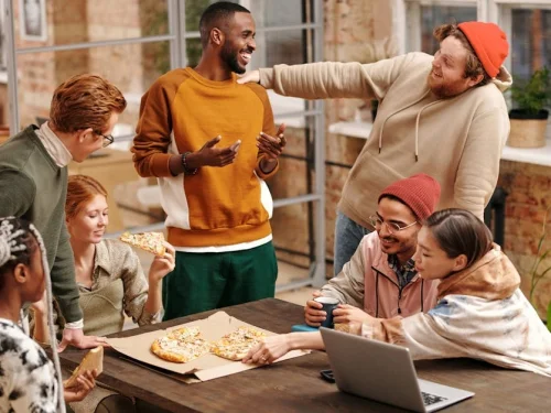 Rüyada Ölmüş Akrabasının Elini Öpmek