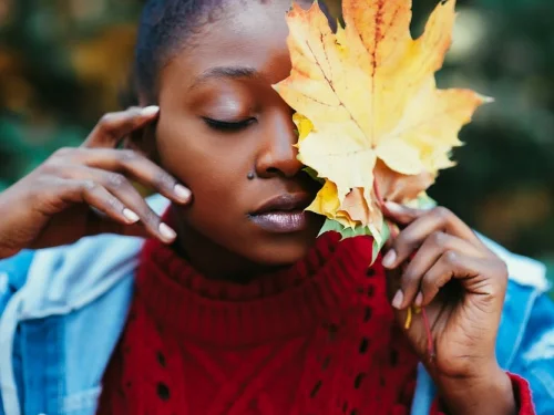 Rüyada Ölmüş Annesini Öpmek Sarılmak