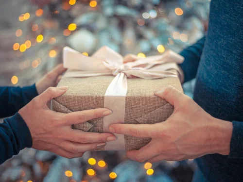 Rüyada Ölmüş Babadan Kağıt Para Almak