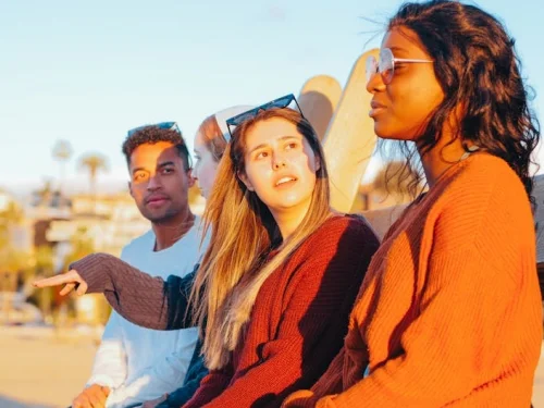 Rüyada Ölmüş Babasına Pantolon Vermek