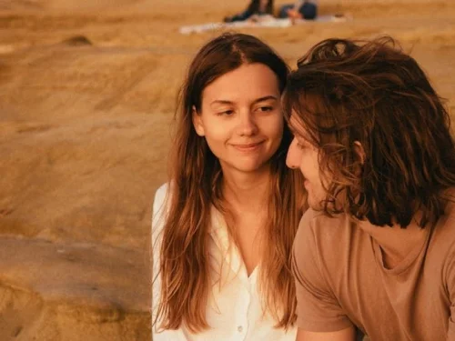 Rüyada Ölmüş Bir Kişiyi Öpmek