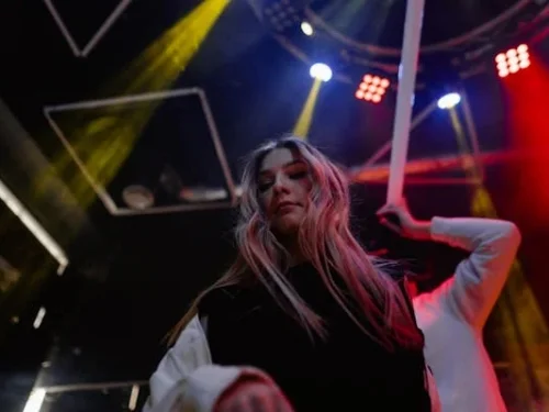 Rüyada Ölmüş Birine Sakız Vermek