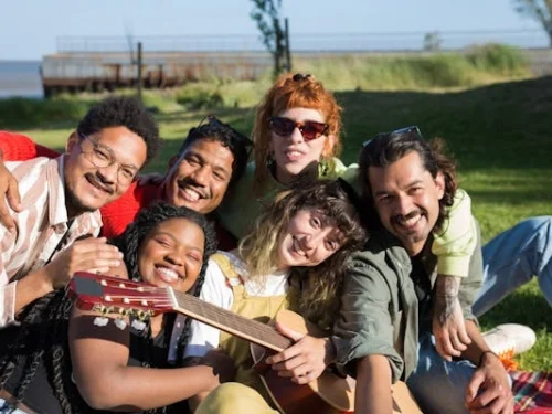 Rüyada Ölmüş Birinin Elinden Sarma Yemek