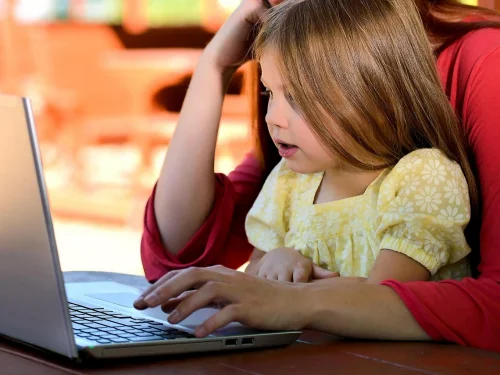 Rüyada Ölmüş Birinin Eline Su Dökmek