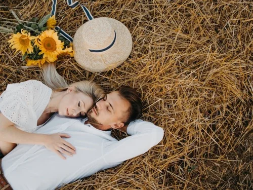 Rüyada Ölmüş Birinin Evine Ziyarete Gitmek