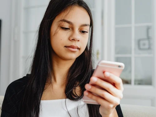 Rüyada Ölmüş Birisine Bal Yedirmek