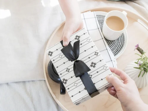 Rüyada Ölmüş Dedesini Elini Öpmek