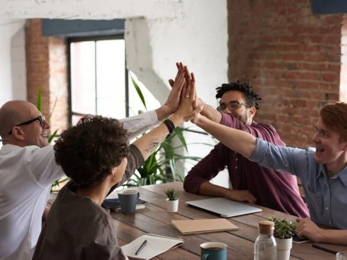 Rüyada Ölmüş Dedesinin Elini Tutmak