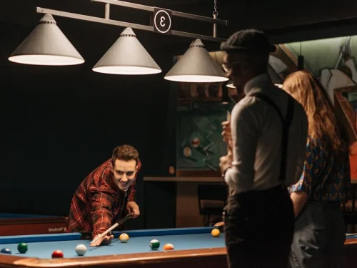 Rüyada Ölmüş İnsanın Elbisesini Giymek