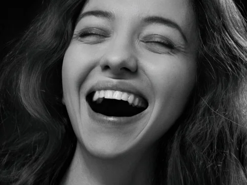 Rüyada Ölmüş Olan Biriyle Telefonda Konuşmak