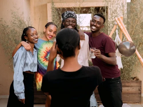 Rüyada Ölü Kimsenin Elini Öpmek