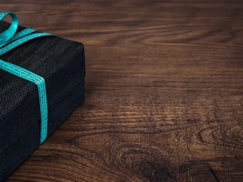 Rüyada Ölülerin Üzerinden Geçmek