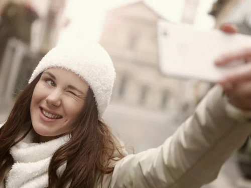 Rüyada Ölünün Bardağından Su İçmek