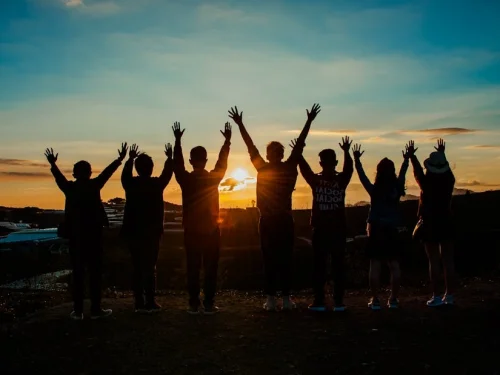 Rüyada Ölünün Başında Durmak