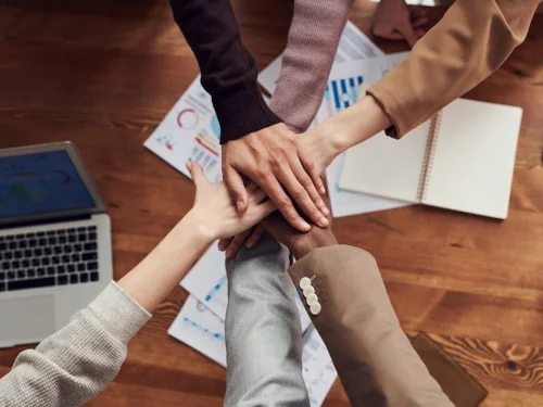 Rüyada Ölünün Elinden Bir Şey Yemek