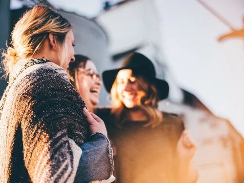 Rüyada Ölüye Etek Dikmek