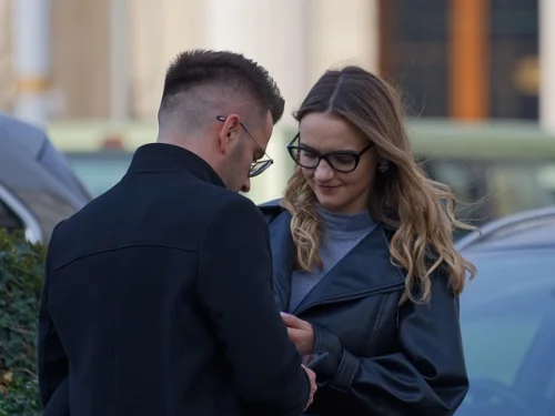 Rüyada Ölüye Küpe Vermek