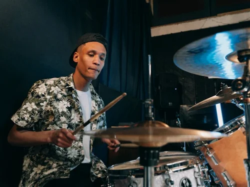 Rüyada Ölüyle Gülmek