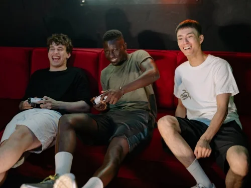 Rüyada Ölüyü Eve Davet Etmek