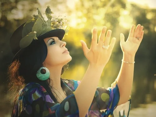 Rüyada Ölüyü Örtmek